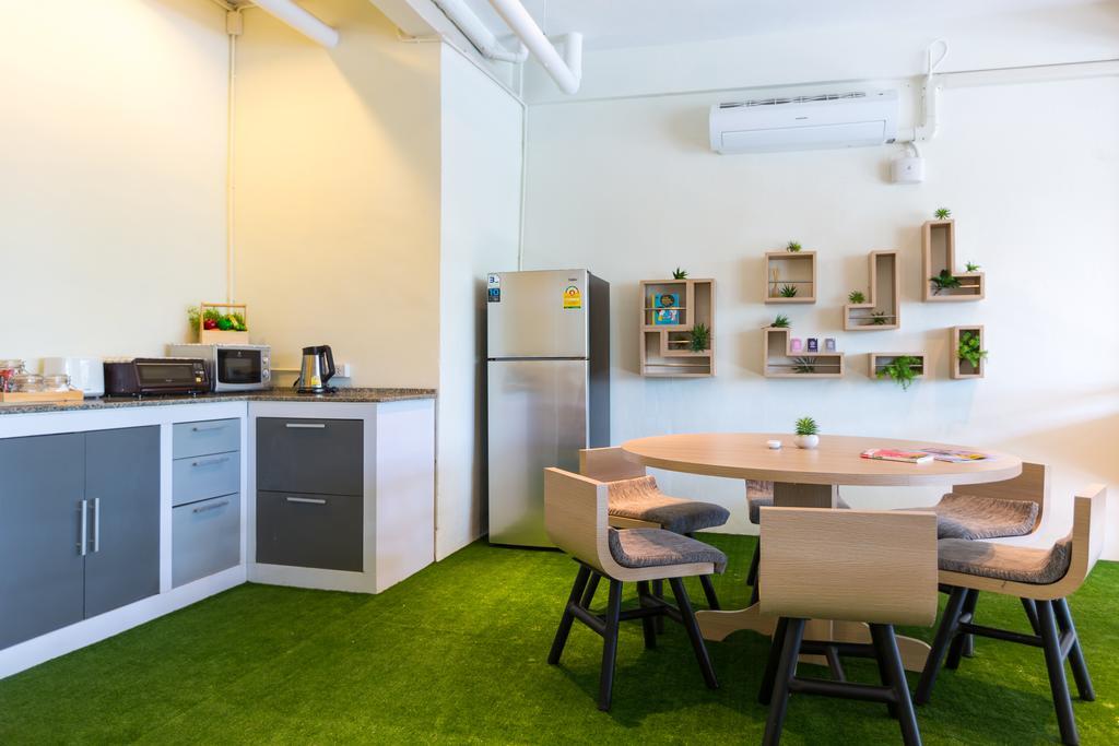 Trica Hostel Bangkok Buitenkant foto