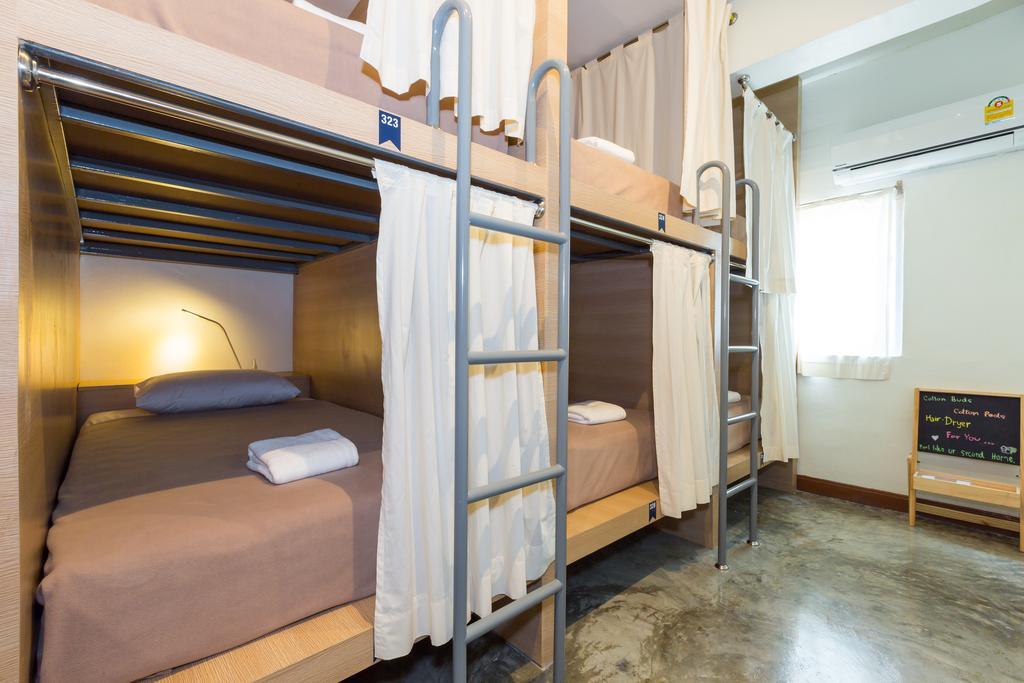Trica Hostel Bangkok Buitenkant foto