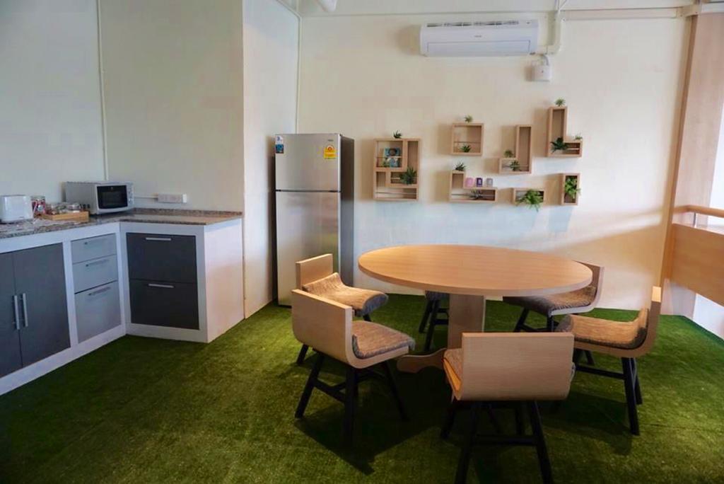 Trica Hostel Bangkok Buitenkant foto