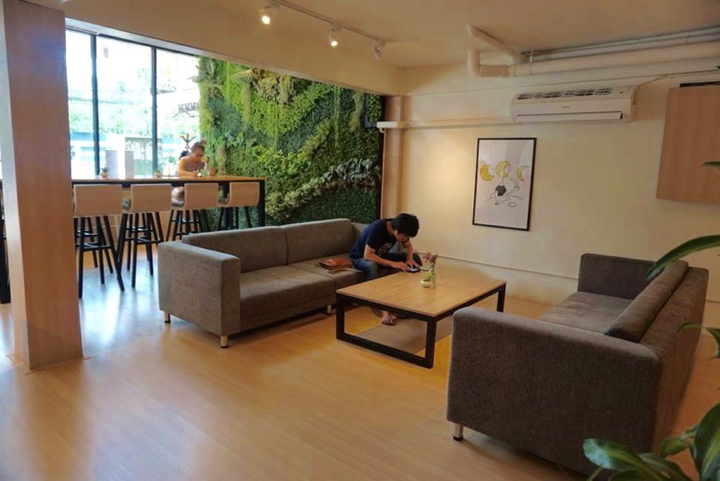Trica Hostel Bangkok Buitenkant foto