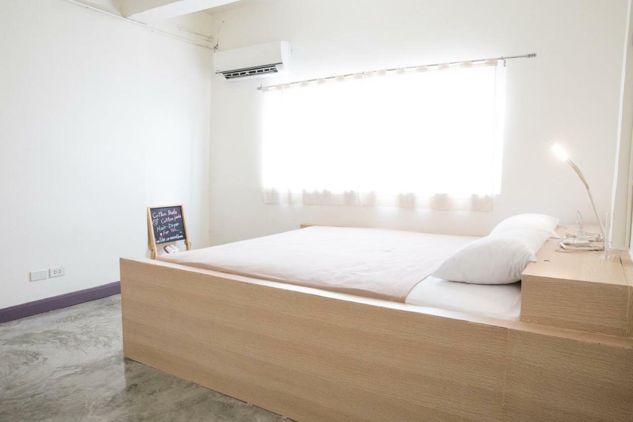 Trica Hostel Bangkok Buitenkant foto