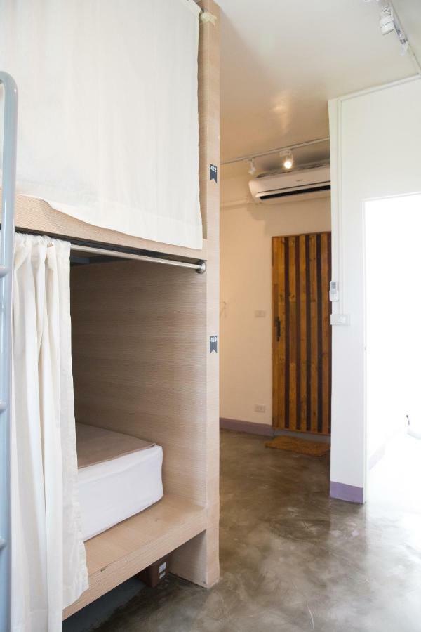 Trica Hostel Bangkok Buitenkant foto