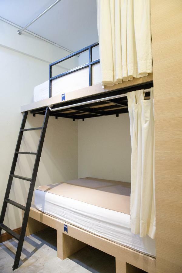 Trica Hostel Bangkok Buitenkant foto