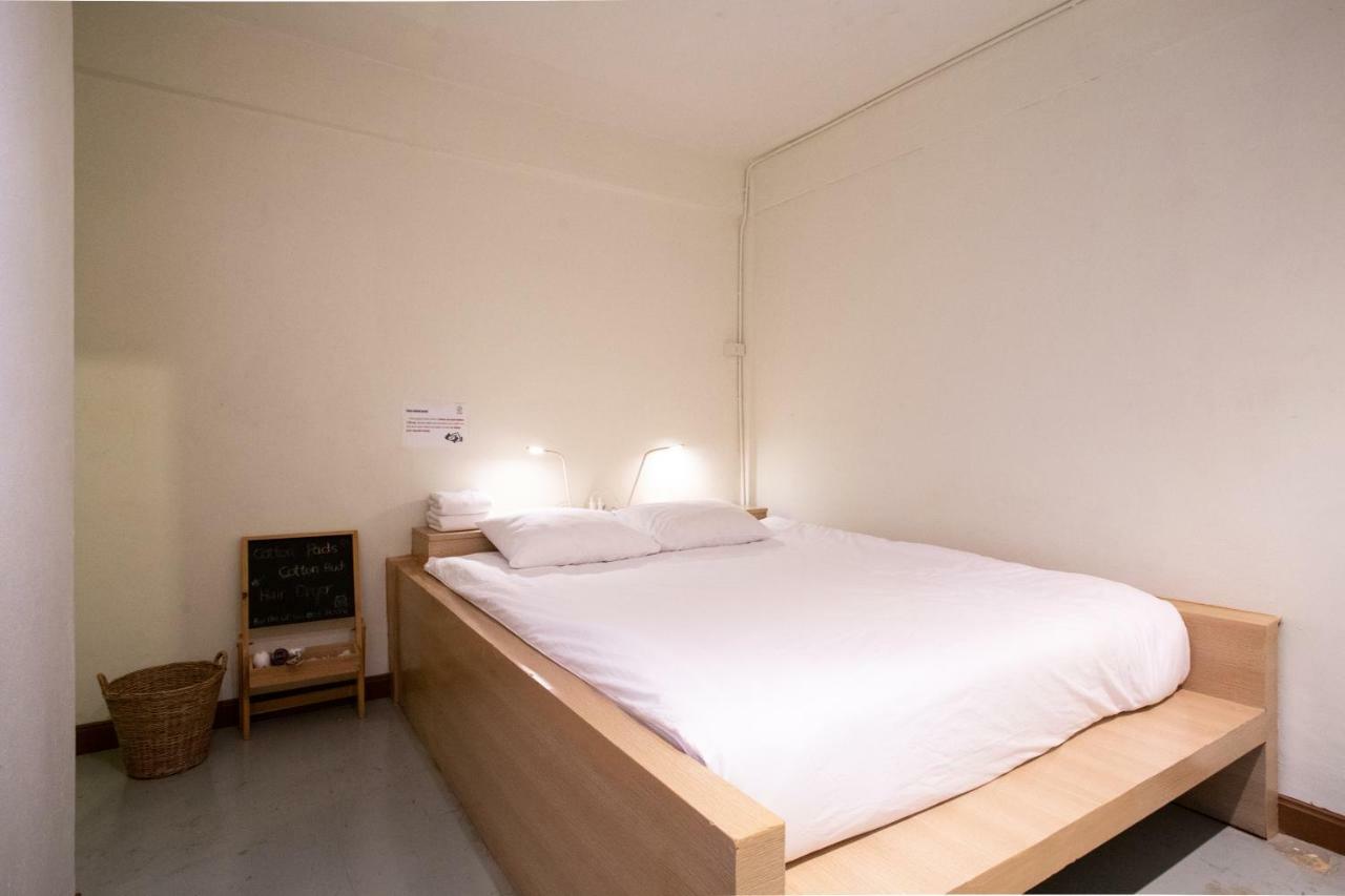Trica Hostel Bangkok Buitenkant foto