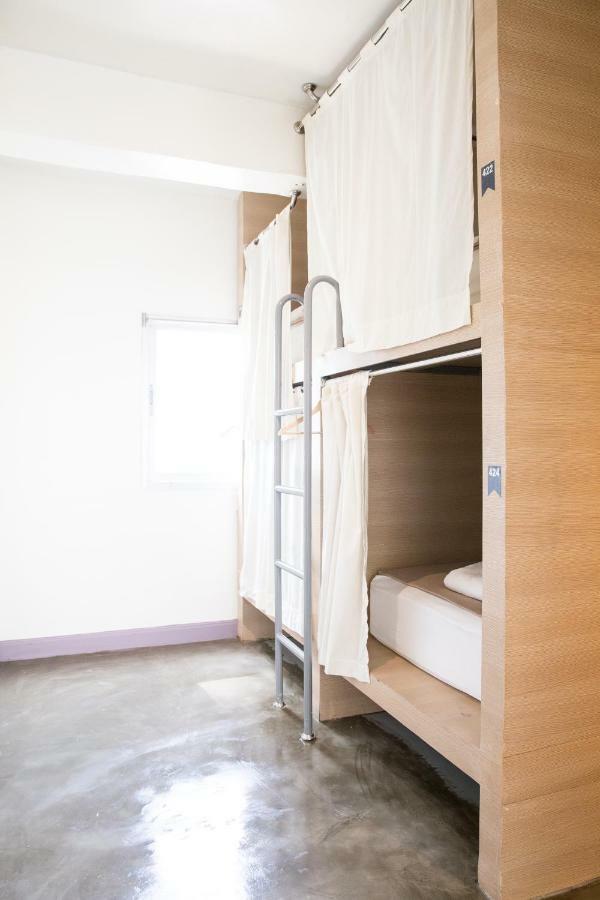 Trica Hostel Bangkok Buitenkant foto