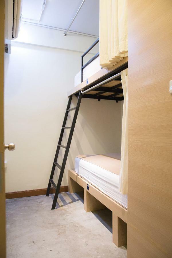 Trica Hostel Bangkok Buitenkant foto